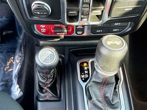 Used 2021 Jeep Wrangler Unlimited Rubicon w/ Dual Top Group image 35