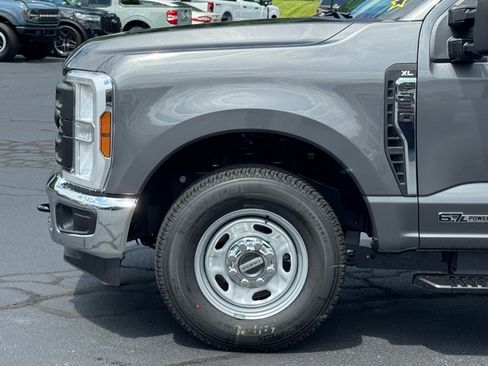 New 2025 Ford F350 XL w/ XL Driver Assist Package RWD image 31
