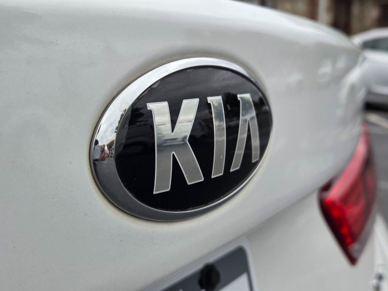 Used 2018 Kia Optima EX FWD image 8