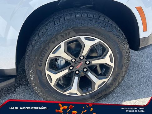 New 2026 GMC Yukon XL AT4 AWD/4WD image 22