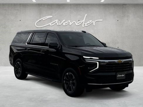Certified 2025 Chevrolet Suburban LS image 2
