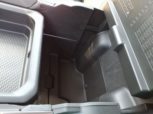 New 2026 RAM 2500 Laramie AWD/4WD image 34