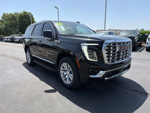 Used 2025 GMC Yukon Denali AWD/4WD image 3