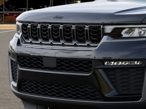 New 2026 Jeep Grand Cherokee Limited w/ Limited Altitude Package AWD/4WD image 11