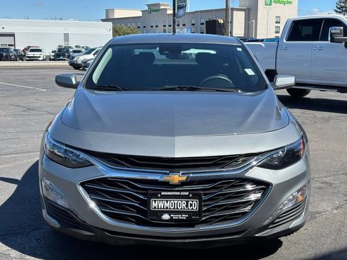 Used 2025 Chevrolet Malibu LT FWD image 2