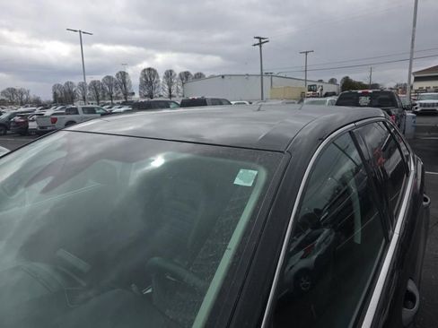 Used 2023 Ford Edge SEL w/ Convenience Package image 9