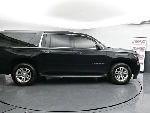 Used 2015 Chevrolet Suburban LT image 9