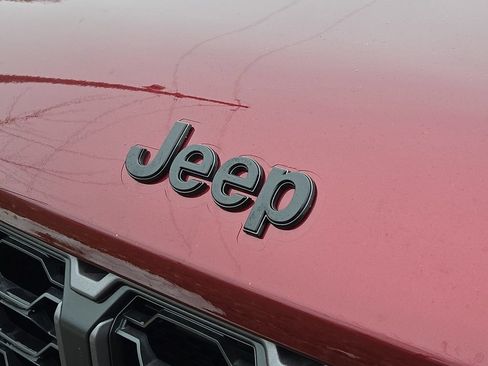 New 2026 Jeep Grand Cherokee Altitude AWD/4WD image 4