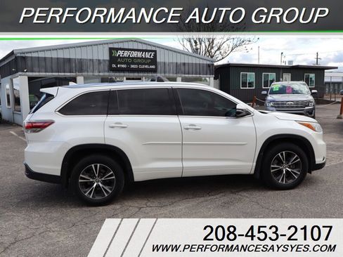 Used 2016 Toyota Highlander XLE image 8