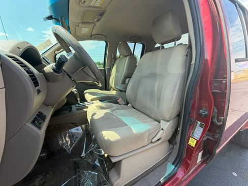 Used 2010 Nissan Frontier SE RWD image 11