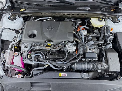 Used 2025 Toyota Camry XSE image 29