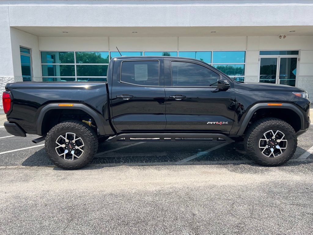 Used 2025 GMC Canyon AT4 w/ AT4X Package AWD/4WD image 3