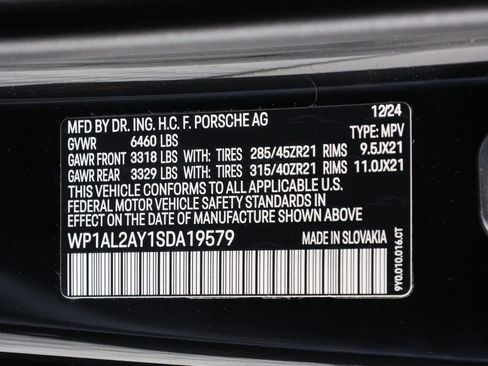 Certified 2025 Porsche Cayenne S AWD/4WD image 19