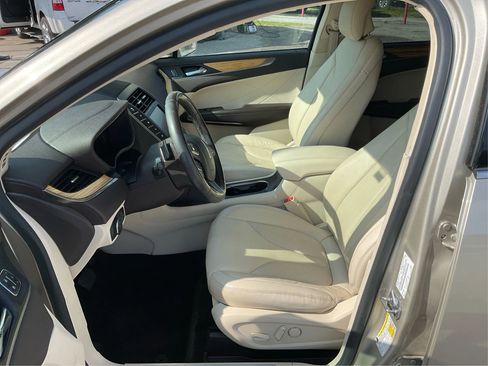 Used 2015 Lincoln MKC FWD w/ Equipment Group 101A Select image 9