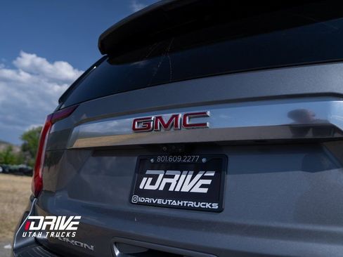 Used 2021 GMC Yukon XL Denali w/ Denali Premium Package image 17