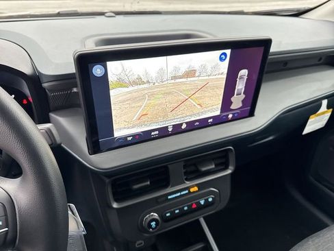 New 2025 Ford Maverick XL image 18