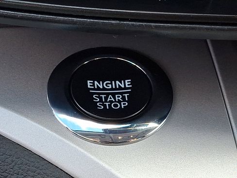 Used 2023 Ford Explorer XLT image 23