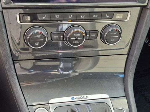 Used 2019 Volkswagen e-Golf SE w/ Driver Assistance Package image 29
