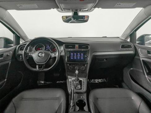 Used 2018 Volkswagen Golf SE FWD image 27
