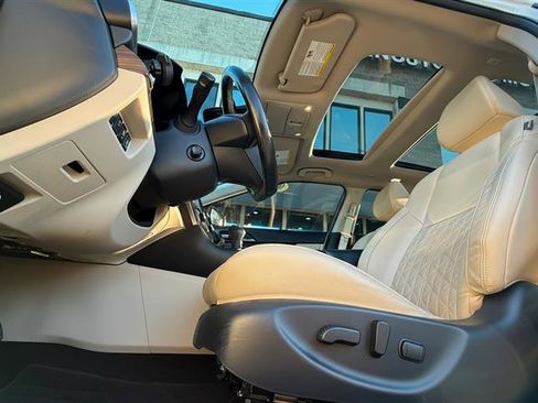 Used 2018 Nissan Maxima Platinum image 6