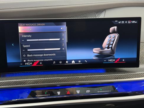 Used 2023 BMW i7 xDrive60 w/ Parking Assistance Package image 29