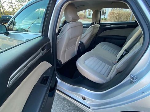 Used 2018 Ford Fusion S image 12