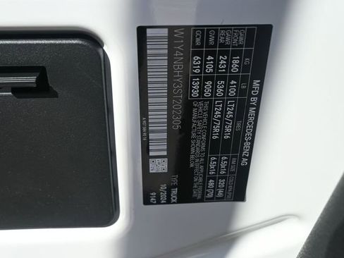 New 2025 Mercedes-Benz Sprinter 2500 image 23