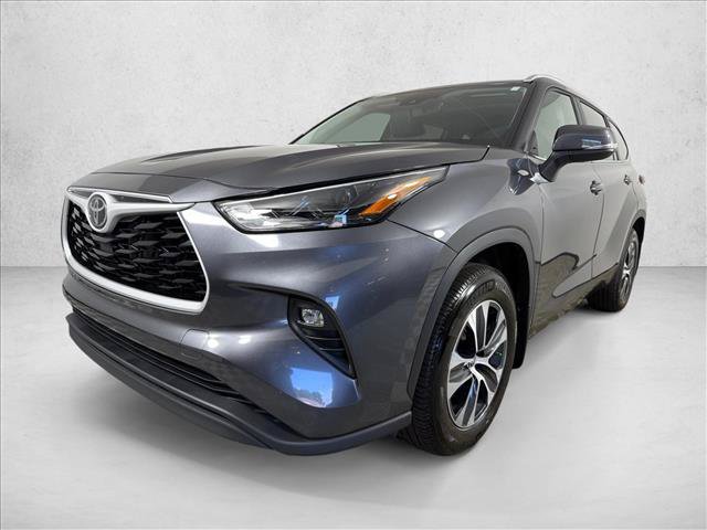 Used 2025 Toyota Highlander XLE AWD/4WD image 8