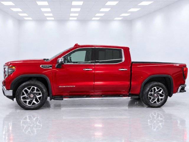 Used 2023 GMC Sierra 1500 SLT w/ SLT Premium Package AWD/4WD image 4