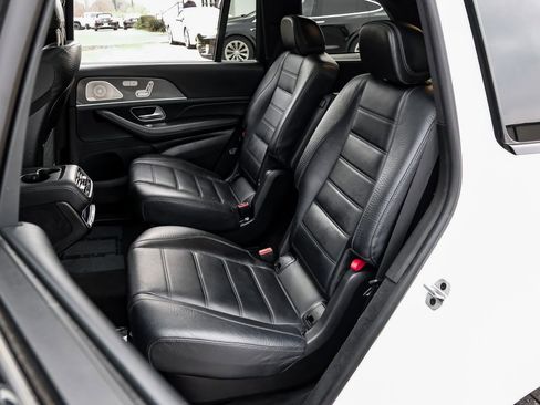 Used 2021 Mercedes-Benz GLS 580 4MATIC image 46