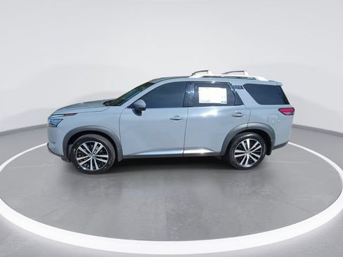 Used 2024 Nissan Pathfinder Platinum FWD image 5
