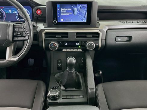 Used 2025 Toyota Tacoma TRD Off-Road AWD/4WD image 11