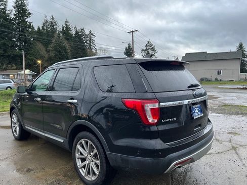 Used 2017 Ford Explorer Limited w/ Equipment Group 301A image 5