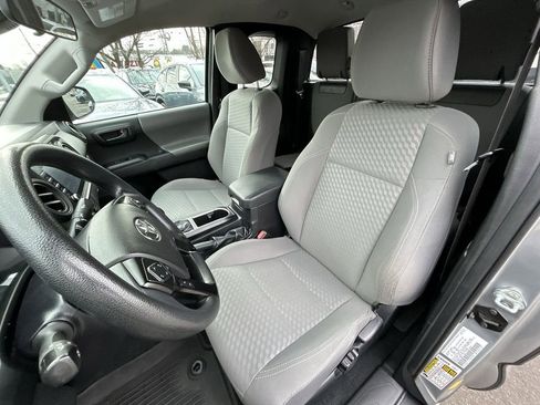 Used 2022 Toyota Tacoma SR w/ SR Convenience Package image 15