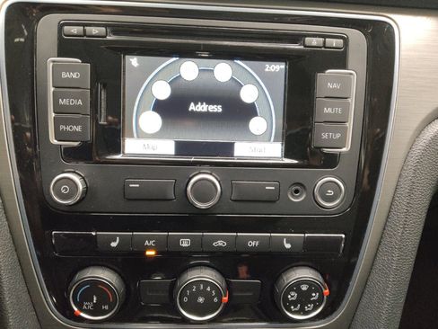 Used 2014 Volkswagen Passat 1.8T Sport FWD image 25