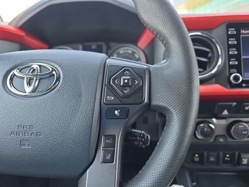 Used 2020 Toyota Tacoma TRD Sport w/ TRD Premium Sport Package AWD/4WD image 22
