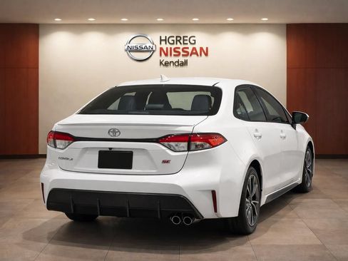 Used 2024 Toyota Corolla SE FWD image 4