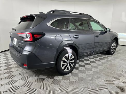 Used 2024 Subaru Outback Premium image 8