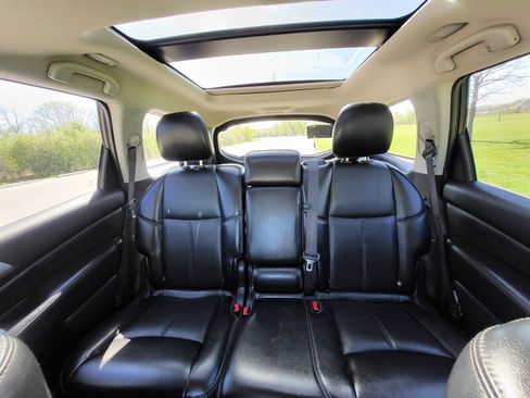 Used 2015 Nissan Pathfinder Platinum w/ Cargo Package AWD/4WD image 15