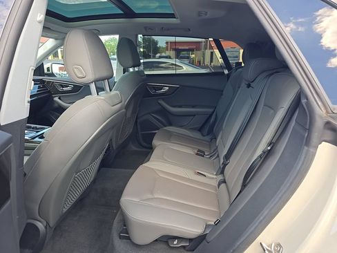 Used 2022 Audi Q8 Premium Plus AWD/4WD image 4
