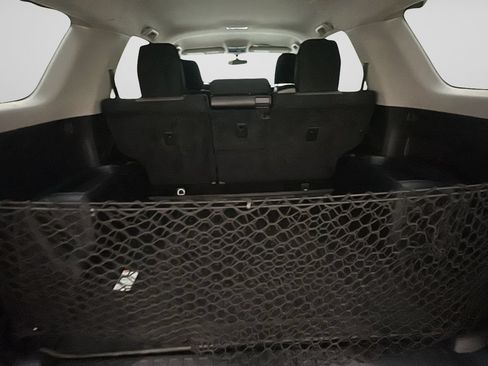 Used 2018 Toyota 4Runner SR5 AWD/4WD image 18