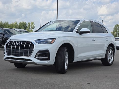 Certified 2023 Audi Q5 2.0T Premium w/ Convenience Package AWD/4WD image 3