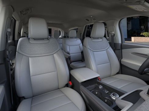 New 2026 Ford Explorer Active RWD image 10