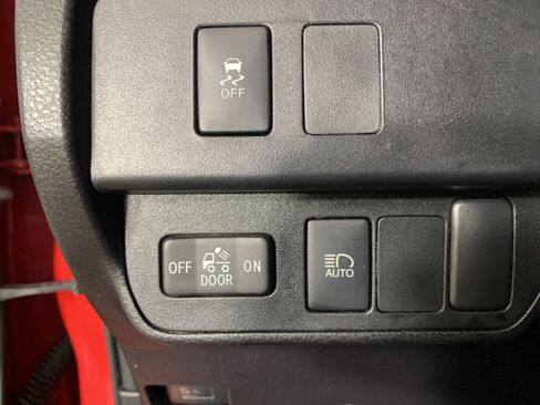 Used 2023 Toyota Tacoma SR5 image 18