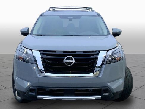 Used 2025 Nissan Pathfinder Platinum w/ Cargo Package FWD image 4