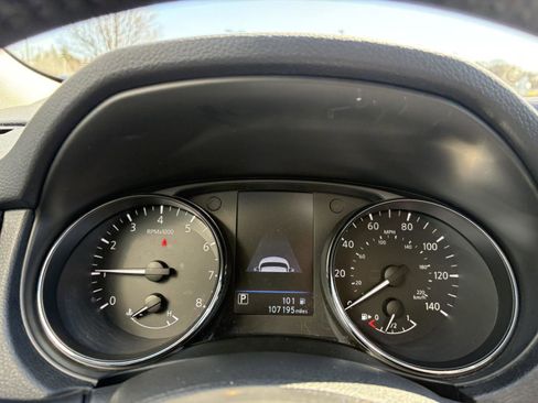 Used 2018 Nissan Rogue SL image 12