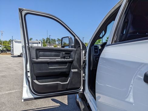 Used 2024 RAM 2500 Tradesman w/ Chrome Appearance Group AWD/4WD image 50