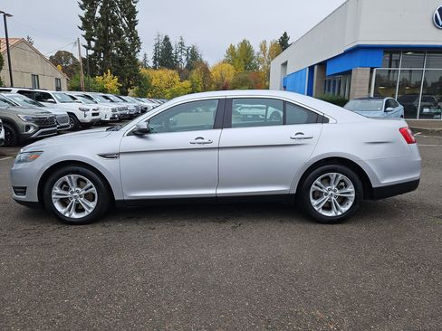 Used 2013 Ford Taurus SEL image 2