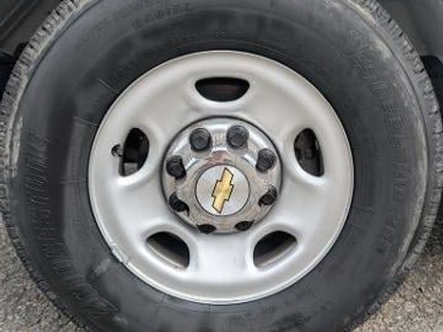 Used 2025 Chevrolet Express 3500 LT w/ LT Preferred Equipment Group RWD image 8