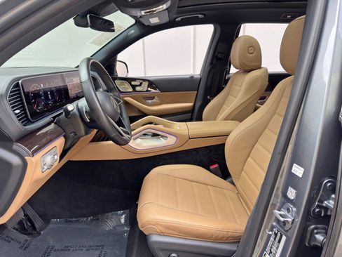 Used 2024 Mercedes-Benz GLS 450 4MATIC image 17